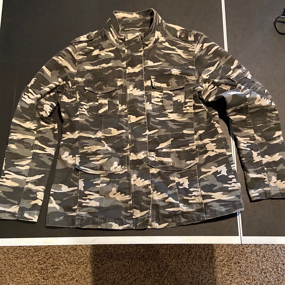 Nice, nearly new Kenzie camouflage jacket, XL